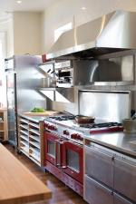 Bluestar powder coated appliance in  Ruby red RAL 3003 sideview